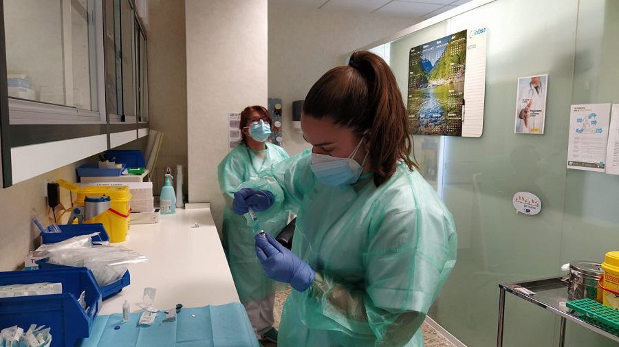 HOSPITAL COSTA DEL SOL Preparación vacuna 30 DICIEMBRE 20