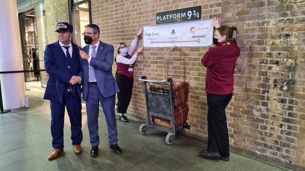 kings cross platform 9 3 4