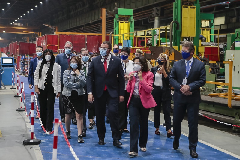visita de la ministra de defensa a la factora de trubia foto marco romeromde 50341230991 o