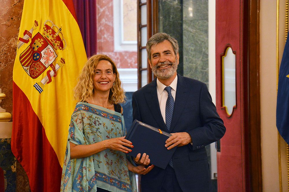 El presidente del TS y del CGPJ entrega a la presidenta del Congreso las Memorias anuales de estos órganos
