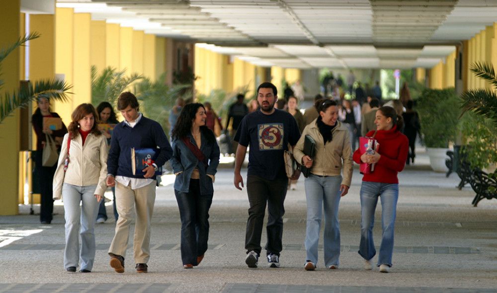 Educación, Derecho, ADE y Psicología, carreras con más alumnos de nuevo ingreso en Andalucía