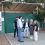<p style="text-align: justify;">El inicio de las clases incorpora novedades como la puesta en funcionamiento de un aparcamiento con 75 plazas en el entorno del colegio Platero de Las Chapas.</p>
 
<p style="text-align: justify;">La Policía Local de Marbella ha iniciado esta semana, coincidiendo con el comienzo del curso escolar, el dispositivo especial que mantendrá durante todo el año en los 44 colegios e institutos del municipio y que contempla el despliegue diario de 50 efectivos para controlar las entradas y salidas del alumnado y facilitar la movilidad en el entorno de los centros educativos.</p>
<p style="text-align: justify;">El concejal de Seguridad Ciudadana, José Eduardo Díaz, ha explicado que “se trata de una de las campañas más importantes que desarrollamos cada año por el número de agentes que moviliza y por su incidencia directa entre los escolares y sus familias”.</p>
<p style="text-align: justify;">El edil ha detallado que los policías se distribuyen por las inmediaciones de las instalaciones educativas desde media hora antes del inicio de las clases con el objetivo de regular el tráfico, favorecer la fluidez de la circulación y ordenar las zonas de estacionamiento durante unos horarios en los que se produce una elevada concentración de vehículos. “Es uno de los grandes esfuerzos que realiza la Policía Local, ya que destinamos a este cometido todo el personal disponible de las distintas dependencias para garantizar la mayor cobertura posible”, ha señalado. Díaz ha incidido especialmente en la importancia de la colaboración ciudadana para el correcto funcionamiento del dispositivo. “Pedimos a las familias que acudan con tiempo suficiente y antelación para dejar a sus hijos y evitar situaciones de congestión”, ha subrayado el concejal, quien ha añadido que “la planificación y la prevención son fundamentales, al igual que seguir en todo momento las indicaciones de los agentes desplegados en los centros”.</p>
<p style="text-align: justify;">De forma paralela, la Policía Local ha activado la Unidad de Atención a las Familias vinculada al plan contra el absentismo escolar, integrada por tres agentes y un subinspector. El responsable municipal ha avanzado igualmente que, en coordinación con la Junta de Andalucía, “se desarrollará, como cada año, una campaña específica de control del transporte escolar para comprobar que este servicio se presta con todas las garantías de seguridad”.</p>
<p style="text-align: justify;">Por su parte, la concejala del distrito de Las Chapas, María José Figueira, donde esta semana se ha dado a conocer el operativo previsto para el nuevo curso, ha resaltado la puesta en funcionamiento, con una inversión de 400.000 euros, de un aparcamiento con 75 plazas en el entorno del colegio Platero, una nueva infraestructura destinada a dar servicio principalmente a las familias que acuden diariamente a este centro.</p>
<p style="text-align: justify;">La edil ha señalado que “se trata de una actuación fundamental en un punto en el que se producían importantes situaciones de congestión de tráfico coincidiendo con la entrada y salida de los escolares”. En este sentido, ha puesto el acento en que la creación de las nuevas plazas permitirá ordenar la circulación y ofrecer una alternativa de estacionamiento en las inmediaciones del colegio.</p>
<p style="text-align: justify;">La responsable del distrito ha indicado además que este nuevo espacio tendrá un carácter polivalente, ya que durante los meses de verano se utilizará como recinto ferial de Las Chapas y podrá acoger otras actividades y eventos, “optimizando así durante todo el año una nueva dotación al servicio de los vecinos”.</p>