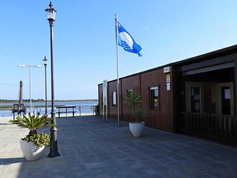 Los puertos andaluces de gestión autonómica reciben nueve banderas azules que premian la calidad de sus instalaciones