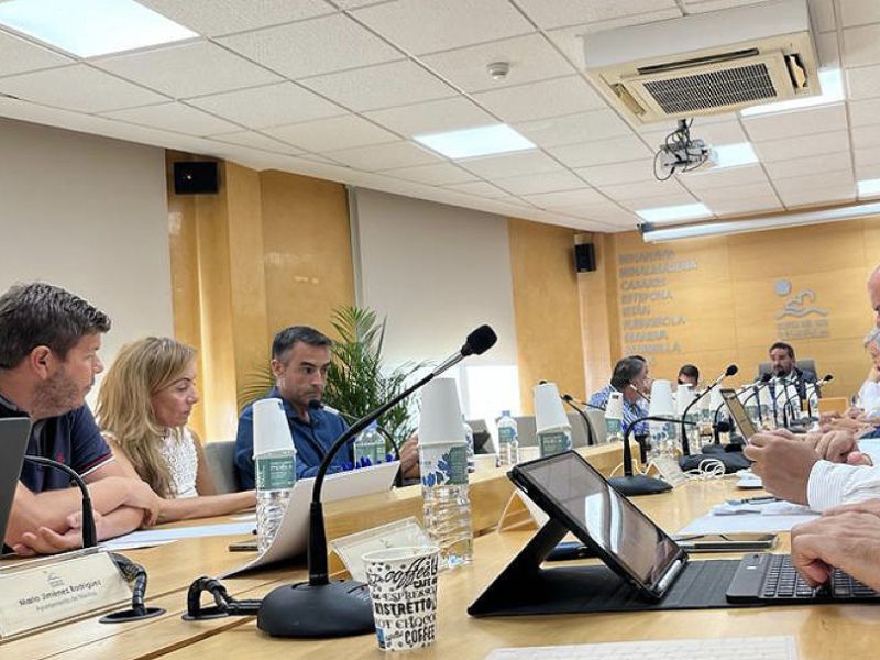 El PSOE denuncia que la primera medida del PP en la Mancomunidad de la Costa del Sol en plena sequía es una subida de sueldos