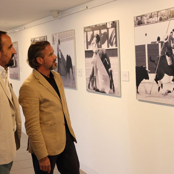 David Bracho exhibe su Tauromagia en la Diputación de Málaga