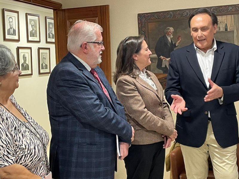 Andalucía crea la figura pionera del ayudante doctor vinculado al sector clínico para paliar el déficit de profesores médicos