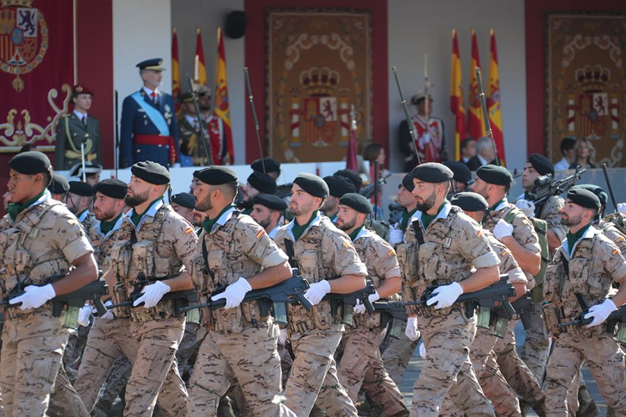 Los reyes, acompañados de la princesa de Asturias, presiden los actos por el Día de la Fiesta Nacional