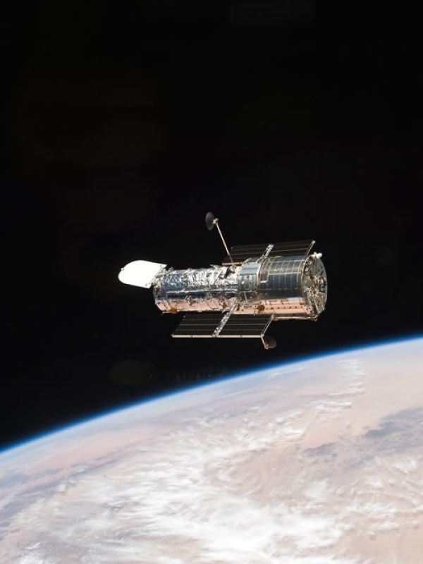 El equipo del telescopio espacial Hubble ha logrado que el espectógrafo vuelva a funcionar