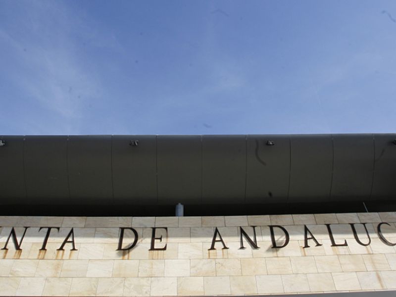 La deuda de Andalucía se mantiene por debajo de la media y muy lejos del resto de comunidades autónomas infrafinanciadas