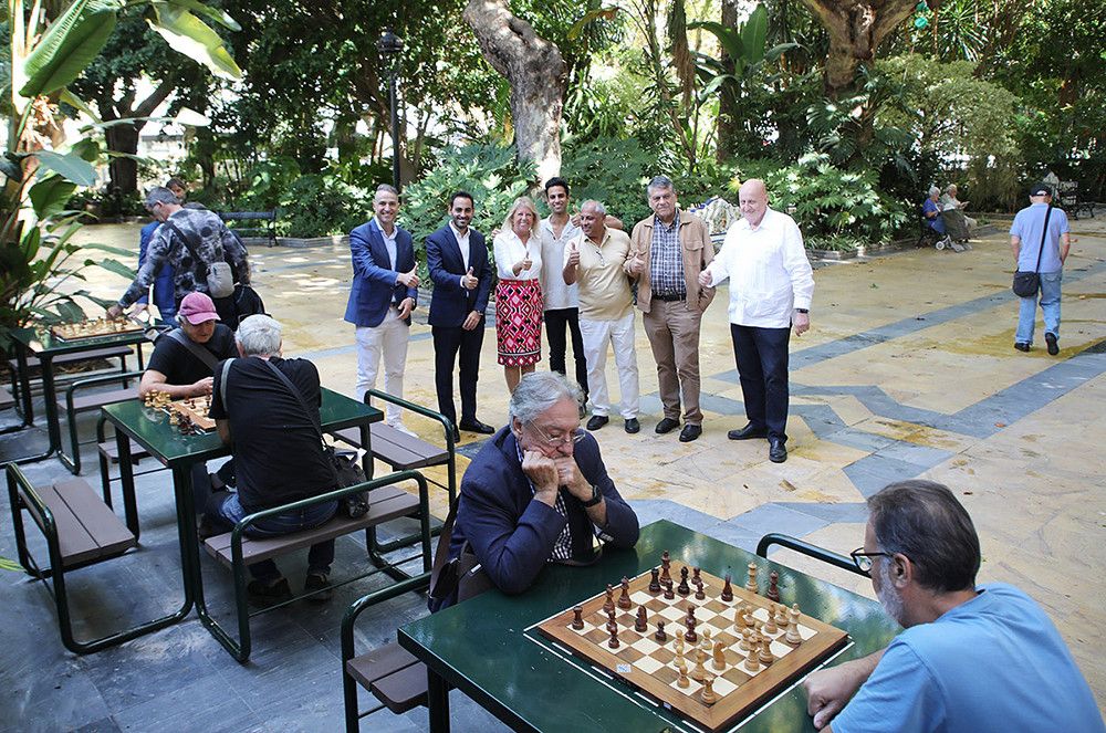 El Campeonato de España de Ajedrez encara su recta final con actividades paralelas como una exhibición en el colegio Xarblanca y la instalación de mesas en el Paseo de la Alameda