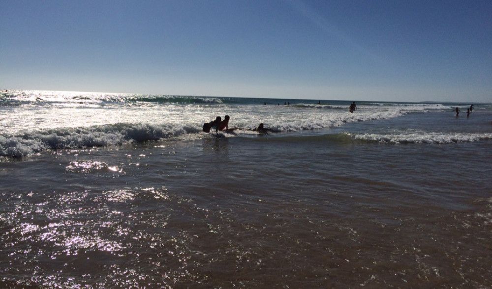 Las aguas de baño de las playas andaluzas continúan en niveles de calidad adecuados