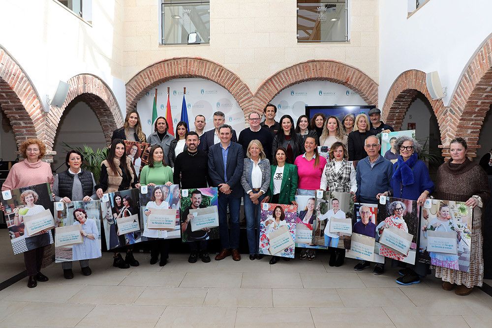 El Ayuntamiento pone en marcha la campaña de apoyo al comercio local No es lo que compras, es lo que te llevas a casa’, con el protagonismo de una treintena de negocios del municipio