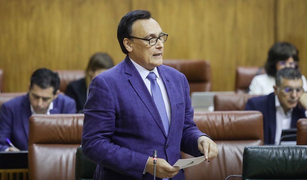 El consejero de Universidad pide más coordinación del Gobierno central con las prácticas universitarias