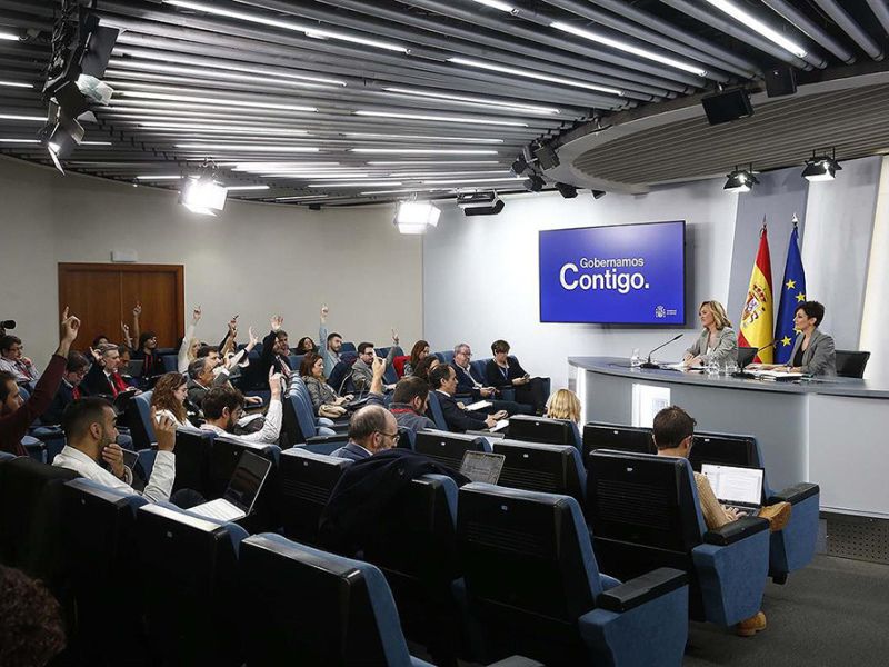 El Consejo de Ministros aprueba una transferencia de 330 millones de euros a las autonomías para cuatro programas educativos