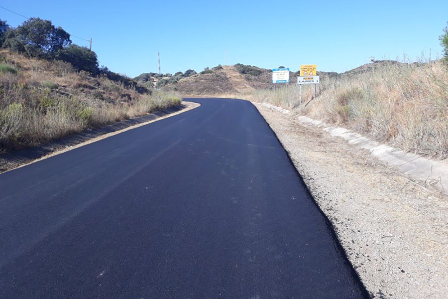 La Diputación comienza un plan de asfaltado en un centenar de kilómetros de 22 carreteras provinciales