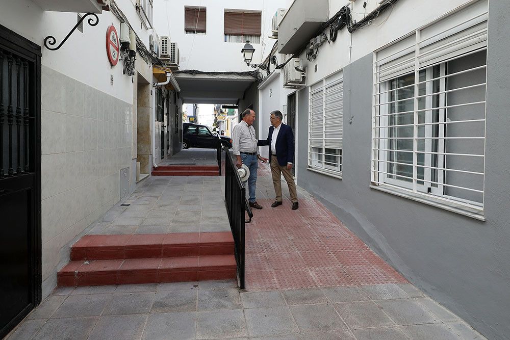El Ayuntamiento ejecuta la remodelación integral y mejora la accesibilidad y la movilidad peatonal en el Pasaje Peña de San Pedro Alcántara