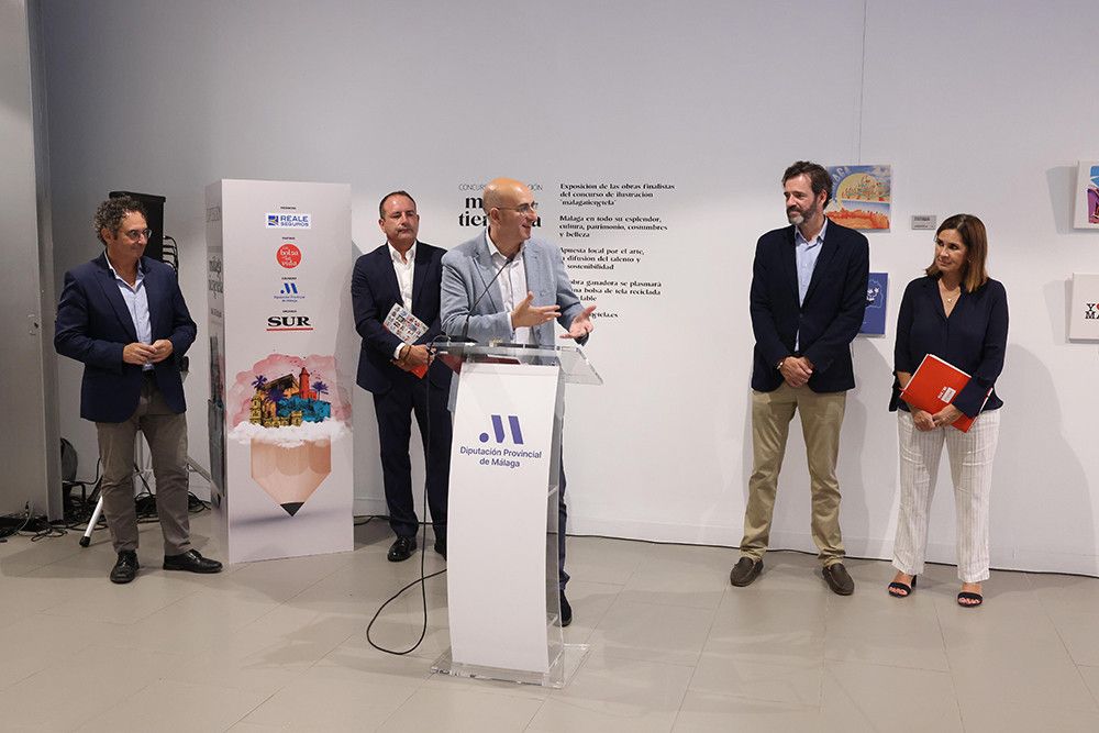 La Diputación acoge una muestra de las obras finalistas del concurso Málaga tiene tela’ para imprimir la mejor imagen de Málaga en una bolsa de algodón