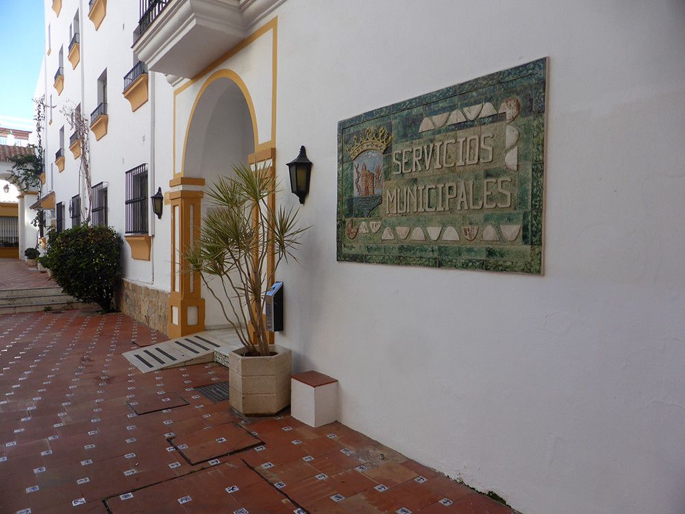 El Ayuntamiento instalará placas solares en el edificio Cantarrana para reducir la factura eléctrica y las emisiones de CO2