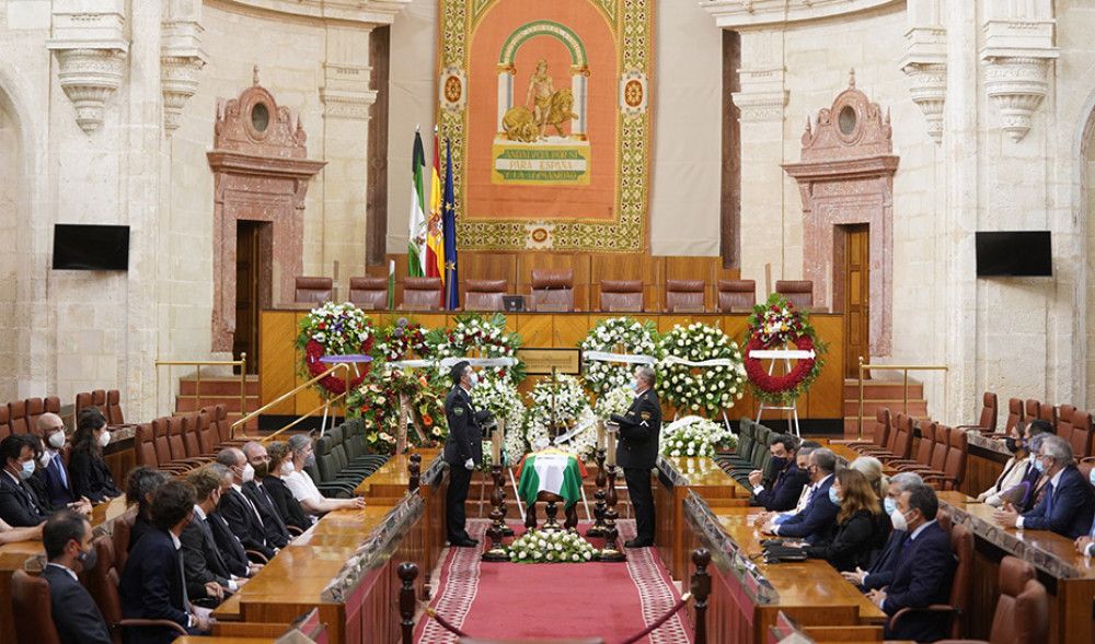 La sala donde se reúne el Consejo de Gobierno se llamará Manuel Clavero Arévalo
