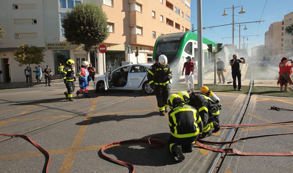El TramBahía completa un simulacro previo a su puesta en funcionamiento en la Bahía de Cádiz