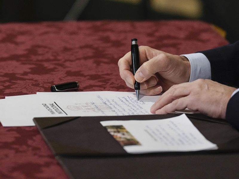 Feijóo aplicará el Plan de Calidad Institucional en los 100 primeros días de su gobierno: “Es un contrato con el país y una herramienta contra la resignación”