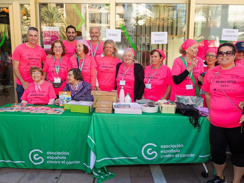 La XI Carrera Solidaria Marea Rosa congregó ayer a más de 3.000 participantes