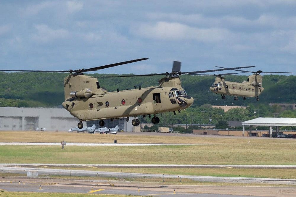 Defensa presenta la versión modernizada de los CH-47 Chinook’