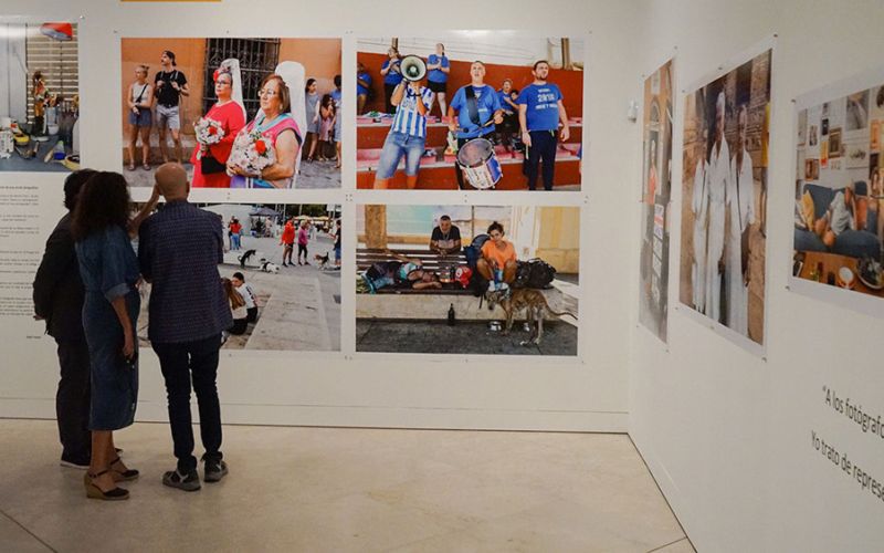 El Museo de Málaga inicia visitas comentadas a la exposición MálagaEXPRESS’, de Martin Parr
