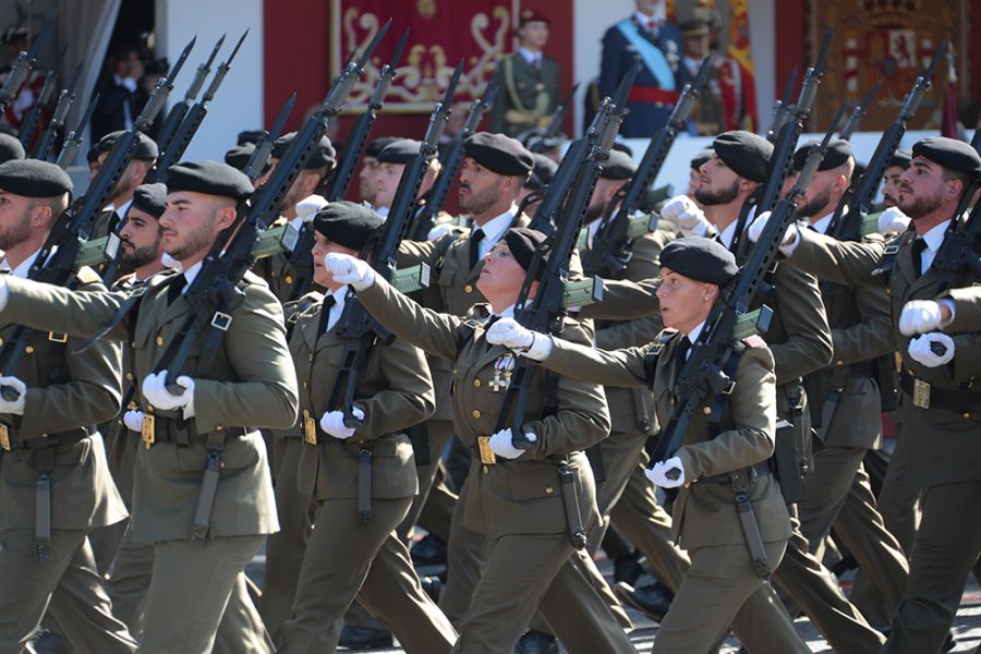 Los reyes, acompañados de la princesa de Asturias, presiden los actos por el Día de la Fiesta Nacional