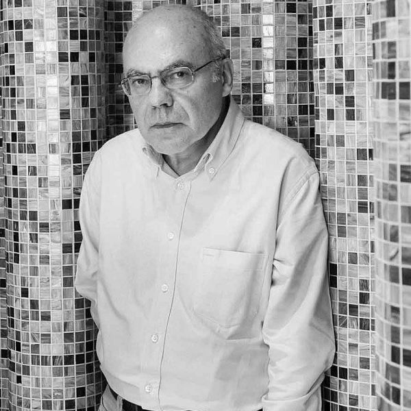 Justo Navarro se incorpora como nuevo director al Centro Andaluz de las Letras