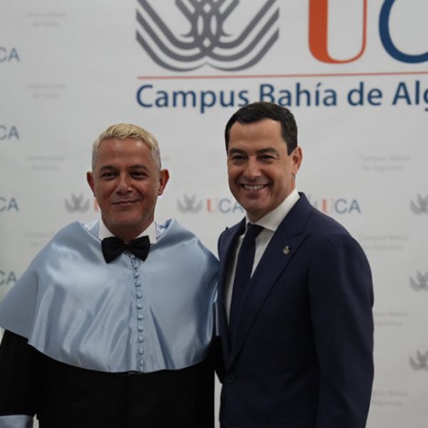 Alejandro Sanz, investido Doctor Honoris Causa por la Universidad de Cádiz