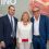 <p style="text-align: justify;">La compañía, nacida en Macael (Almería) y vinculada desde sus inicios al desarrollo de Marbella, conmemora su aniversario presentando la transformación de su fábrica, nuevas herramientas para profesionales y materiales que refuerzan su apuesta por la innovación.</p>
 
<p style="text-align: justify;">TINO Stone & Surface ha celebrado esta tarde su 45 aniversario en su showroom de Puerto Banús. El encuentro ha reunido a cerca de 500 personas, entre personalidades, arquitectos, interioristas, constructores, promotores, clientes y colaboradores que han acompañado a la empresa durante más de cuatro décadas.</p>
<p style="text-align: justify;">Lejos de plantear la cita como una mirada al pasado, la compañía la ha convertido en el escaparate de su transformación. En el marco del aniversario ha presentado la renovación integral de su fábrica en Macael, una nueva herramienta digital para profesionales y cuatro nuevos materiales, además de su modelo de trabajo como partner técnico en revestimientos, con soluciones personalizadas y acompañamiento experto en cada fase del proyecto.</p>
<h3 style="text-align: justify;">De Macael a Marbella: una visión que se adelantó a su tiempo</h3>
<p style="text-align: justify;">La historia de TINO Stone & Surface comienza en Macael (Almería), una de las cunas de la piedra natural en Europa, donde el mármol forma parte de la identidad del territorio. Allí aprendió el oficio Antonio Valdés, fundador de la compañía y primera generación de la familia. Después lo trasladó a Marbella, donde vio que la arquitectura residencial de primer nivel que empezaba a levantarse en la ciudad necesitaba materiales capaces de aportar valor real a cada proyecto.</p>
<p style="text-align: justify;">Desde entonces, la empresa ha evolucionado del tratamiento artesanal del material a las soluciones técnicas a medida, con presencia en proyectos emblemáticos de todo el mundo. Entre ellos figuran la Mezquita de Madrid, la Torre Triana de Sevilla, el hotel Bulgari de Londres y la Gran Mezquita de Argel, además de obras en Miami, República Dominicana, China, Oriente Medio y Marruecos.</p>
<h3 style="text-align: justify;">Tecnología y capital humano preparados para el futuro</h3>
<p style="text-align: justify;">Uno de los ejes principales de esta transformación es la renovación integral de la fábrica de Macael, cuya puesta en marcha está prevista en los próximos meses. El proyecto incorpora maquinaria de tecnología avanzada orientada a mejorar la capacidad productiva y la precisión de los procesos, al tiempo que optimiza la eficiencia energética.</p>
<figure class="image" data-wf-figure="1"><img src="images/media/articles/local/2026/10/Familia%20Valds%20Cosentino.jpg" alt="" width="1024" height="682" loading="lazy" data-path="local-images:/media/articles/local/2026/10/Familia Valds Cosentino.jpg"><figcaption>Familia Valds Cosentino. / MN Comunicación</figcaption></figure>
<p style="text-align: justify;">La transformación industrial se acompaña de una evolución del equipo: profesionales con experiencia contrastada junto a la incorporación de nuevo talento técnico, con el objetivo de reforzar el conocimiento, la capacidad de respuesta y la continuidad generacional de la compañía.</p>
<p style="text-align: justify;">“Vivimos un momento de transformación y tenemos que apostar por ello. Creemos que innovar no es cambiar quiénes somos, sino evolucionar sin perder nuestra esencia. La nueva fábrica, la nueva herramienta digital y el talento que se incorpora al equipo son nuestra forma de devolver la confianza de estos 45 años”, ha señalado Antonio Valdés Carrillo, segunda generación de la empresa familiar.</p>
<h3 style="text-align: justify;">Innovación en el sector de los revestimientos en piedra natural y los ultracompactos customizables</h3>
<p style="text-align: justify;">En el marco del aniversario, TINO Stone & Surface presenta también una nueva herramienta digital en su página web para profesionales de la arquitectura y el interiorismo. La solución permite consultar materiales y recursos técnicos y utilizarlos en la visualización y definición de los proyectos desde sus primeras fases.</p>
<p style="text-align: justify;">La herramienta responde a una de las singularidades de la piedra natural: cada bloque es único y presenta vetas, tonalidades y dimensiones propias. El objetivo es acercar al prescriptor información útil sobre el material y facilitar la conexión entre la intención de diseño y su ejecución técnica.</p>
<p style="text-align: justify;">La celebración sirve asimismo para mostrar nuevas incorporaciones al catálogo de la compañía: Rojo Lepanto, Silver Root, Calacatta Viola y Onix Esmeralda. Los materiales forman parte de una propuesta que combina piedra natural, soluciones técnicas y ultracompactos customizables para responder a las necesidades específicas de cada proyecto.</p>
<p style="text-align: justify;">TINO plantea su papel más allá del suministro de material: como partner técnico en revestimientos, acompaña a arquitectos, interioristas, constructores y promotores desde la selección y definición de la solución hasta su ejecución final.</p>
<h3 style="text-align: justify;">Crecer desde el origen, con vocación internacional</h3>
<p style="text-align: justify;">Con 45 años de trayectoria, TINO Stone & Surface afronta esta nueva etapa con el objetivo de consolidar su crecimiento internacional y reforzar su posicionamiento en piedra natural de alta gama y ultracompactos customizables. La compañía quiere trasladar a proyectos de arquitectura e interiorismo cada vez más exigentes el conocimiento acumulado durante más de cuatro décadas, combinando material, tecnología, diseño y capacidad técnica.</p>
<p style="text-align: justify;">“Nuestro objetivo para los próximos años es seguir creciendo internacionalmente y situar a TINO entre las compañías de referencia mundial en piedra natural de alta gama. Tenemos el conocimiento, la capacidad técnica y una trayectoria de 45 años, pero también una enorme ambición por seguir evolucionando. Queremos crecer manteniendo aquello que nos ha traído hasta aquí: el conocimiento del material, la excelencia en cada proyecto y nuestra forma de trabajar junto a arquitectos, interioristas y clientes”, afirma Salvador González, CEO de TINO Stone & Surface.</p>
<h3 style="text-align: justify;">Sobre TINO Stone & Surface</h3>
<p style="text-align: justify;">TINO Stone & Surface es una compañía especializada en piedra natural y soluciones a medida para arquitectura e interiorismo. Fundada en 1981 en Macael (Almería), tiene su sede comercial y showroom en Marbella, Málaga. Ha desarrollado proyectos en España, Europa, América, Asia y Oriente Medio, desde la selección del material en cantera hasta su instalación final. Es titular de la tecnología patentada STONESIZE ultralight stone panels y cuenta con una línea propia de mobiliario, BEONIT ultralight stone furniture.</p>