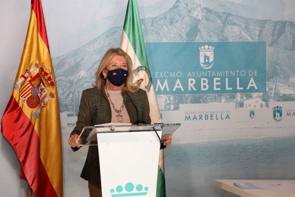 El Ayuntamiento intensifica las labores de desinfección, suspende el pago de la zona azul y modifica los horarios del transporte urbano