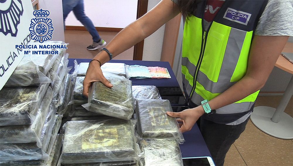 La Policía Nacional desarticula una organización criminal dedicada a la introducción de cocaína dentro de maletas por el aeropuerto de Barajas