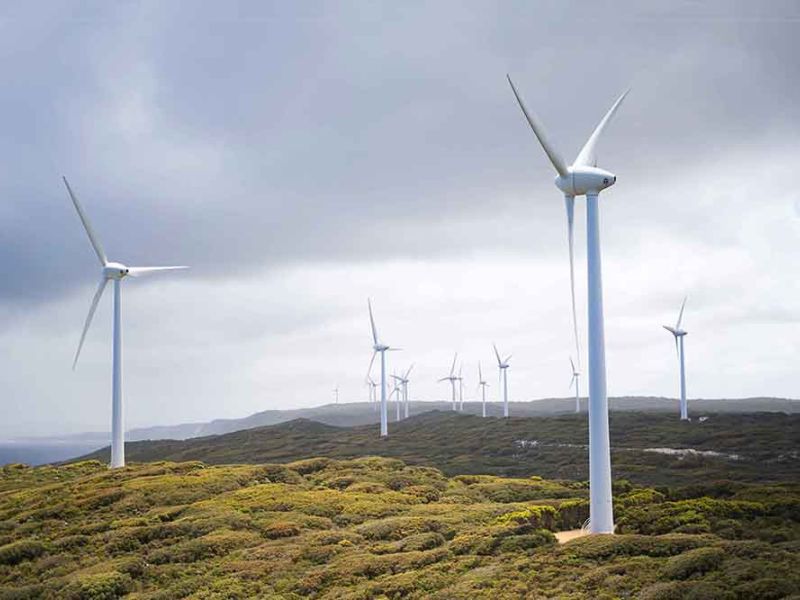 La Junta da luz verde medioambiental a 12.000 MW de potencia renovable dentro del plazo fijado por el Gobierno