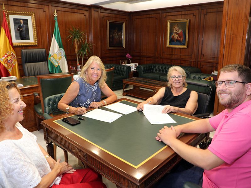 El Ayuntamiento firma un convenio de colaboración con Afesol por 20.000 euros