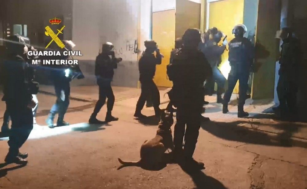 La Guardia Civil desmantela una organización dedicada al tráfico internacional de marihuana y cocaína