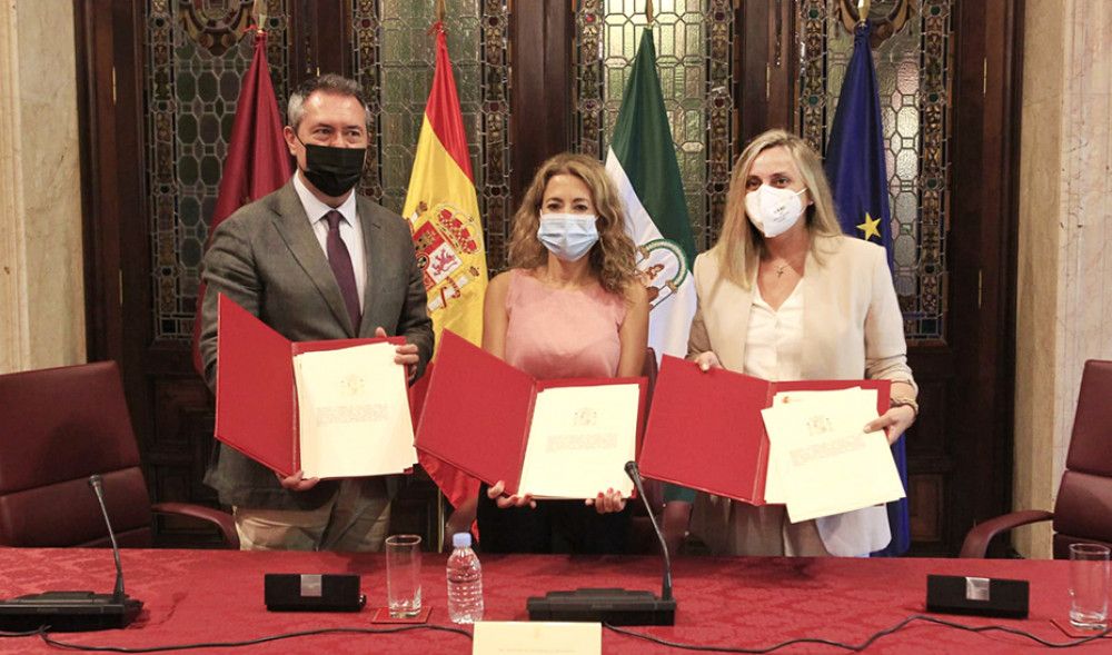 La consejera de Fomento ofrece al Gobierno de España un acuerdo por el suelo y la vivienda en Andalucía