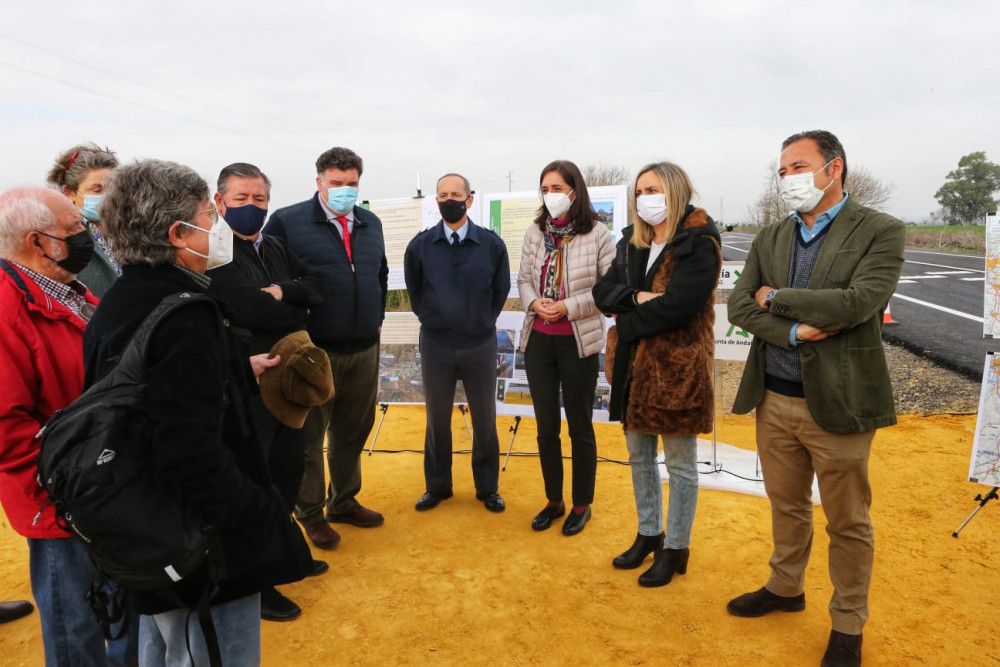 La Junta termina la reparación de la carretera de la base de Morón tras una década de espera