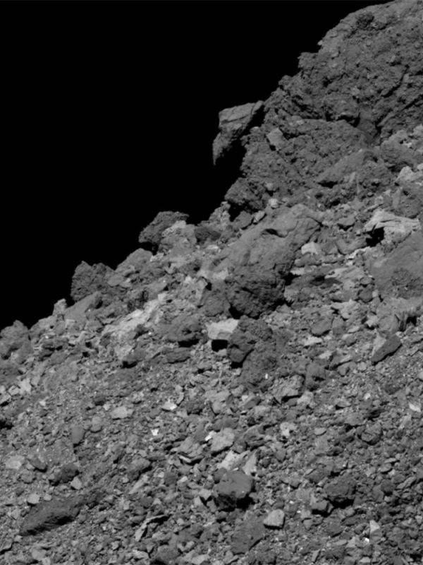 OSIRIS-REX observa la "armadura corporal" del asteroide Bennu