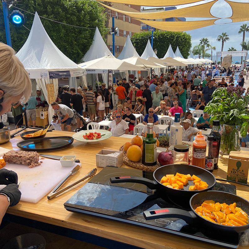 Una treintena de productores ofrecerán lo mejor de sus despensas hasta mañana domingo en la feria Sabor a Málaga en Rincón de la Victoria