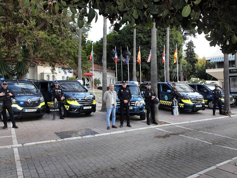El Ayuntamiento refuerza la Unidad de Intervención de la Policía Local con la incorporación de dos nuevas furgonetas y continuará ampliando su plantilla hasta superar la veintena de agentes