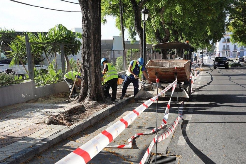 El Ayuntamiento destinará más de dos millones de euros a obras de regeneración urbana en San Pedro Alcántara para la reactivación económica de las pymes
