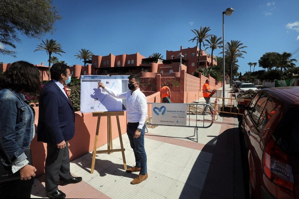El Ayuntamiento acometerá más de medio centenar de actuaciones de mantenimiento en la avenida Andasol de Las Chapas en el próximo mes y medio