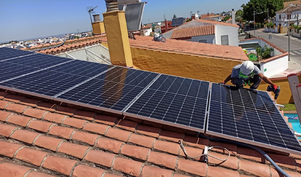 Abierto el plazo para solicitar ayudas para autoconsumo renovable, almacenamiento y sistemas térmicos dotadas con 97 millones