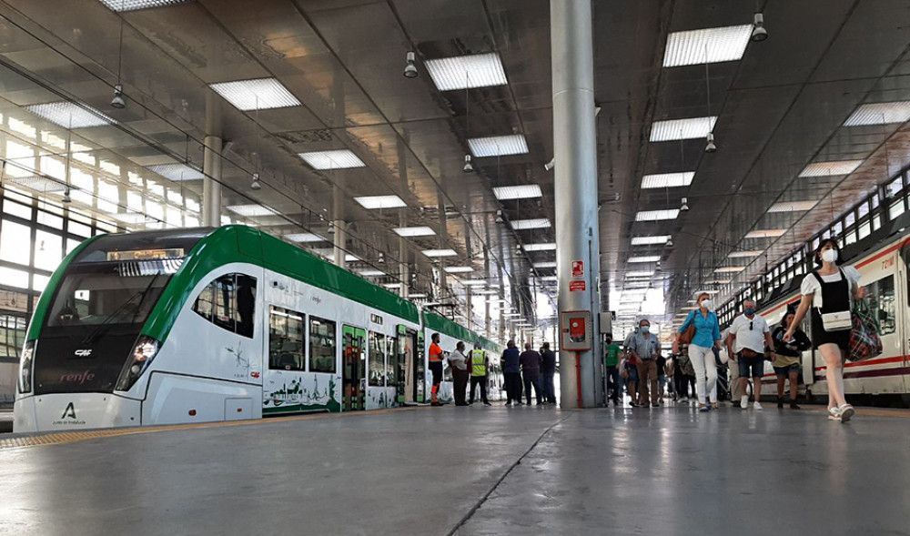 Comienzan las pruebas en blanco del Tranvía de la Bahía de Cádiz acordadas por Junta, Renfe y Adif