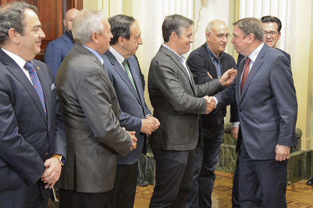 El Gobierno, incapaz de meter en cintura a las grandes empresas de alimentación