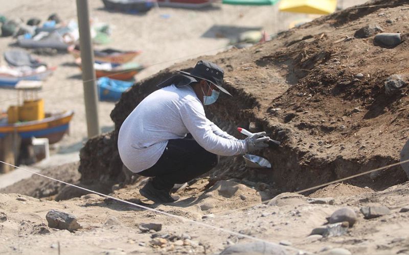 Descubierta una necrópolis milenaria con telas de alta calidad en Perú