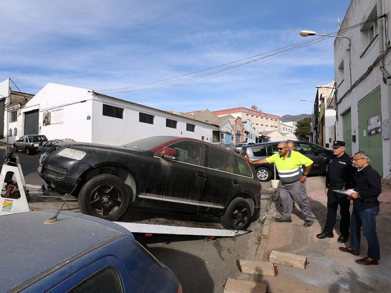 El Ayuntamiento retira de la calle más de 120 vehículos abandonados en el primer semestre del año