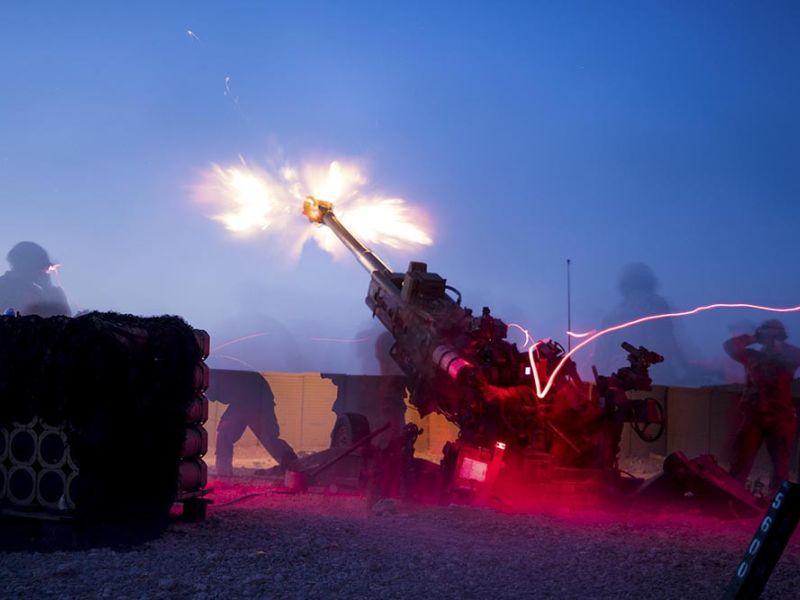 Fuerzas estadounidenses combaten contra el Ejército sirio en Deir ez-Zor (Siria)
